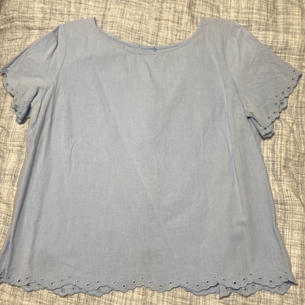 Old Navy light blue Eyelet Top Size XL